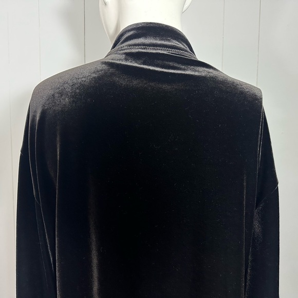 Chico's Black Velvet Jacket Classic Fit Zip Pockets Long Sleeve Sz 0 USA Small - Picture 7 of 10